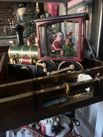 SANTA TRAIN WATER LANTERN (small)